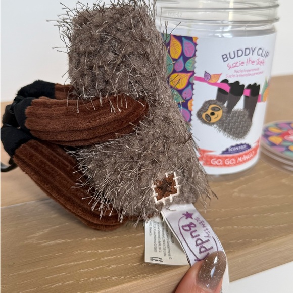 NEW! Scentsy Buddy Clip Suzie the Sloth - Picture 5 of 5
